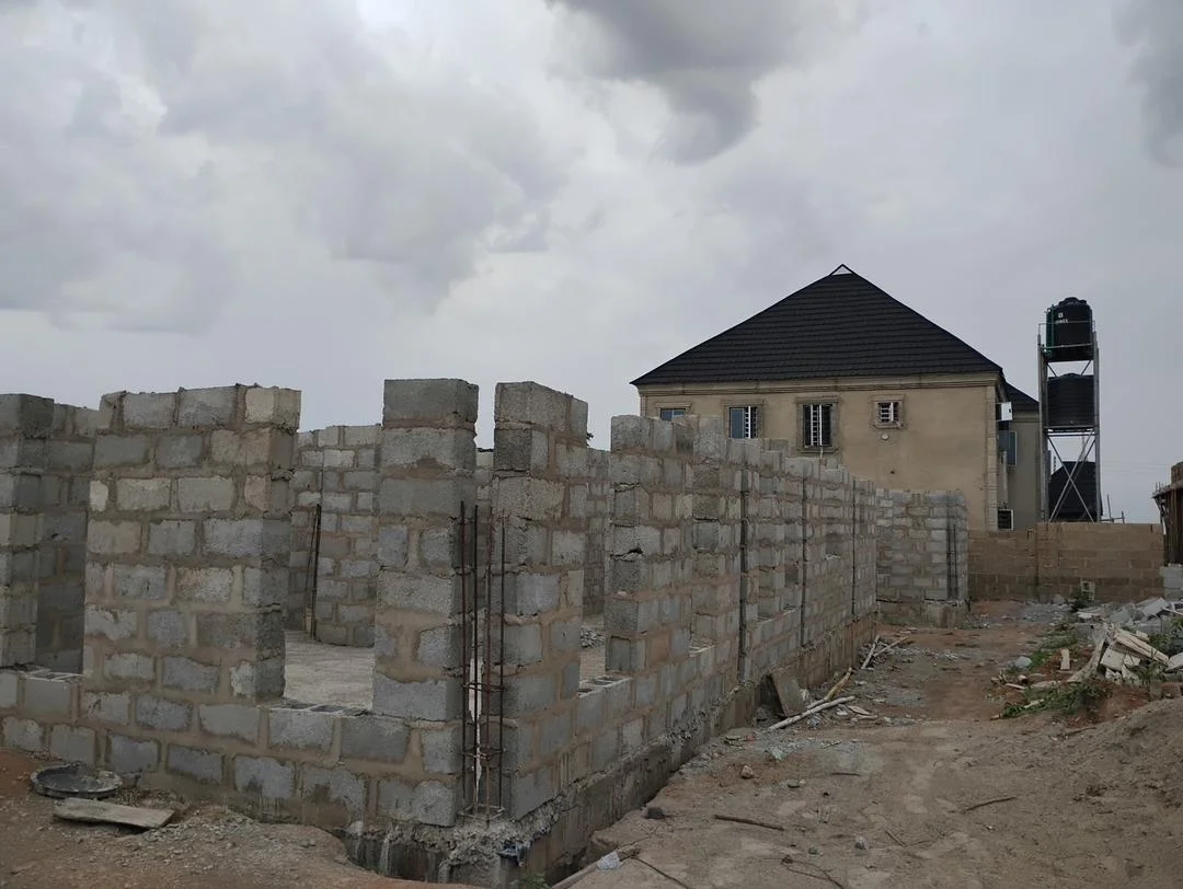 Block Setting on Oversite Concrete (German Floor) - Image 1